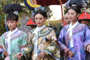 清宫妃子身强体壮，为何需要被别人扶着走？背后的原因令人唏嘘！_稗官野史 菊江历史网