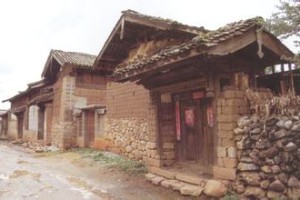 纳西族民居建筑有什么地域特色_民俗文化 菊江历史网