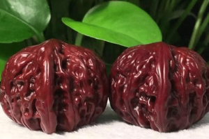 乾隆爷和核桃的故事！乾隆培养专门盘核桃的太监是真是假？_稗官野史 菊江历史网