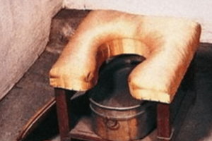 古代厕所为什么会放一根木棍和一盘红枣？_稗官野史 菊江历史网