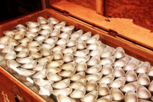 小小书吏向大将军索贿，将军答应了？_乡村野史 菊江历史网