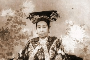 大战在即，慈禧穿寿袍问李鸿章好不好看？李鸿章三个字巧妙脱身！_后宫秘史 菊江历史网